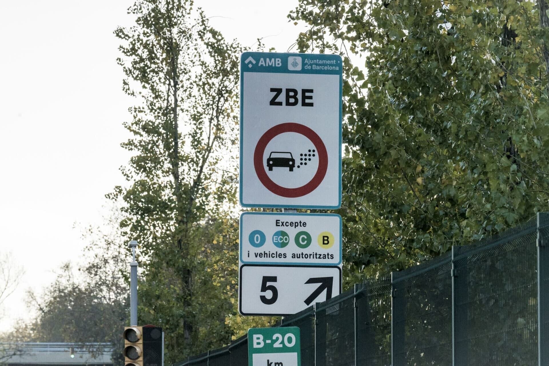 ¿Hasta cuando podrán circular los coches con distintivos B y C?