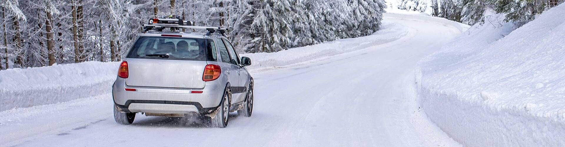 ¿Cómo arrancar un coche con nieve?