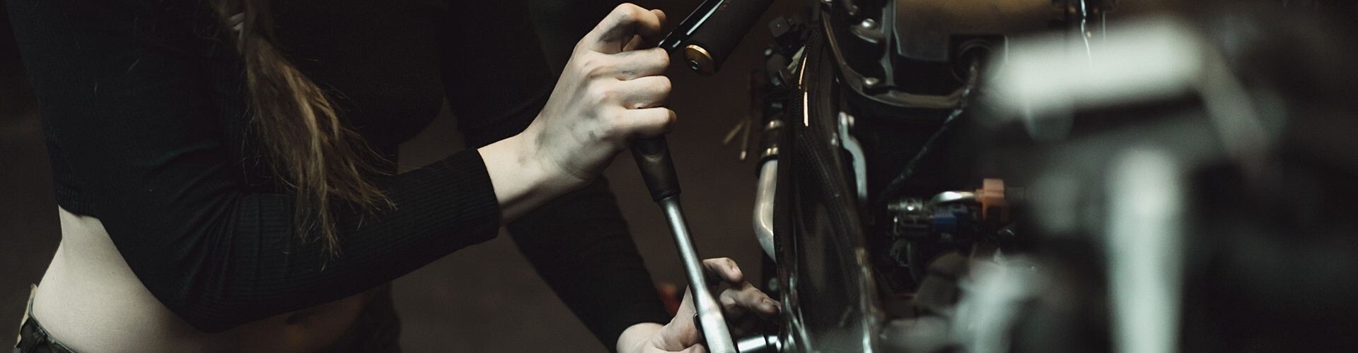 ¿Cómo cambiar los discos de embrague una moto?