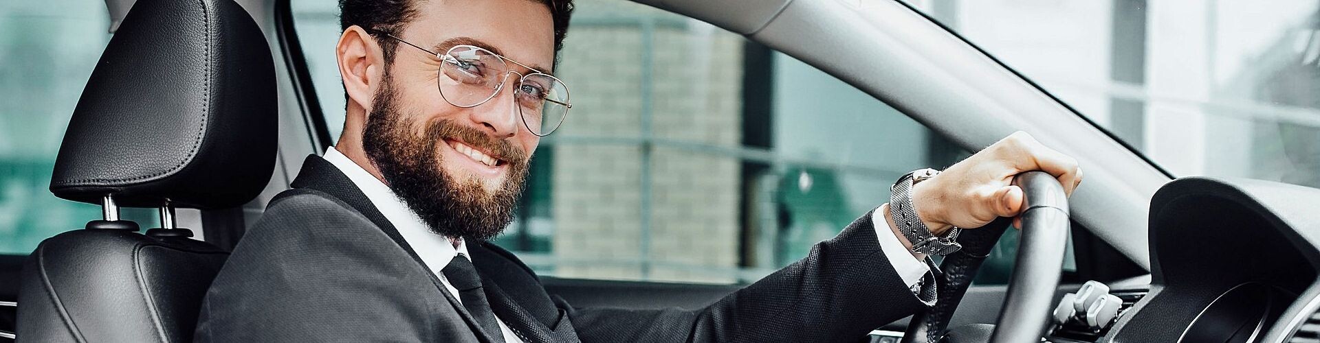 ¿Cuál es el precio de registrar un conductor adicional en el renting?