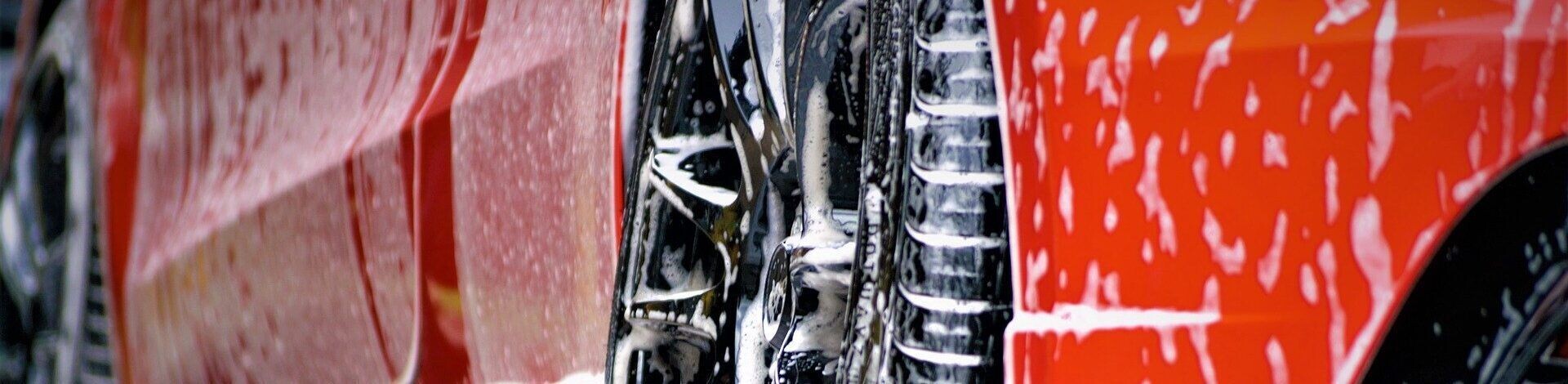 ¿Cómo llevar los esquís dentro del coche? Aprende a cómo llevar los esquís en tu coche