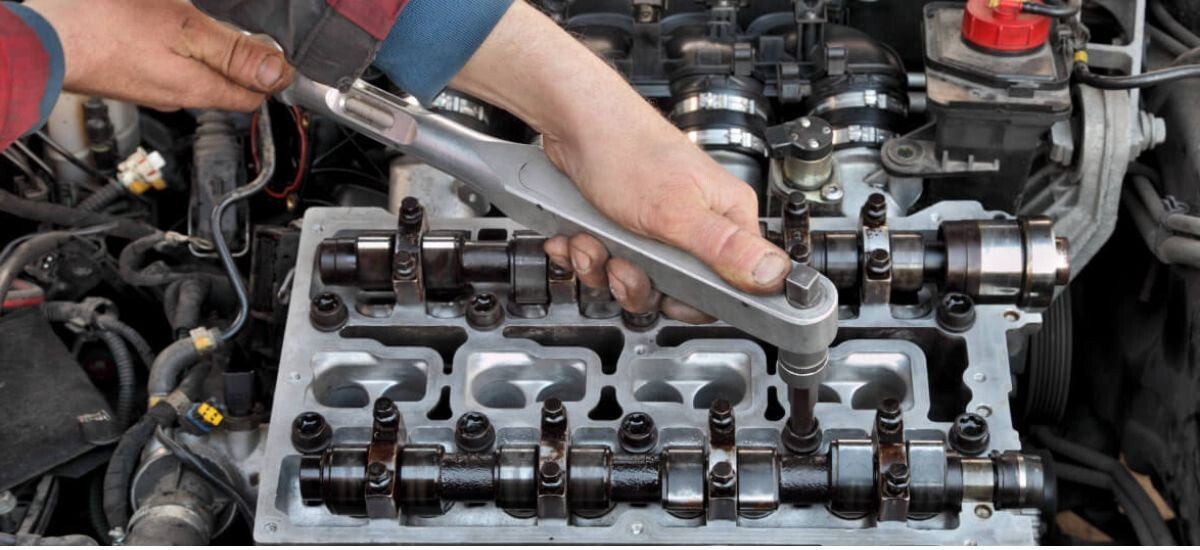 ¿Qué son los taqués del coche y para qué sirven?